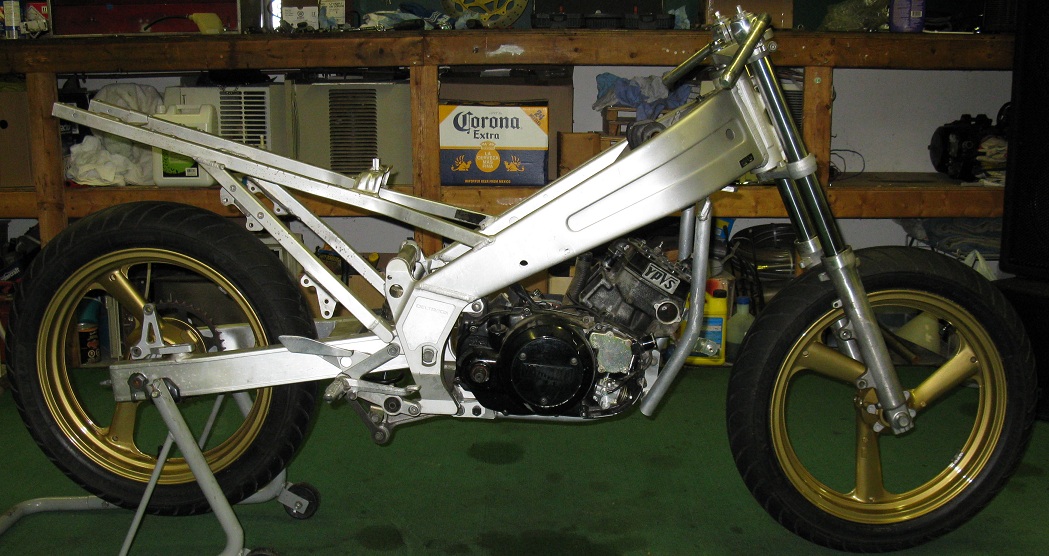 TZR 350 mock up, roller with engine mounted, right.jpg